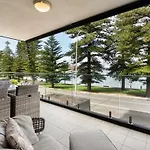 Stylish Manly Apartment With Harbour Views